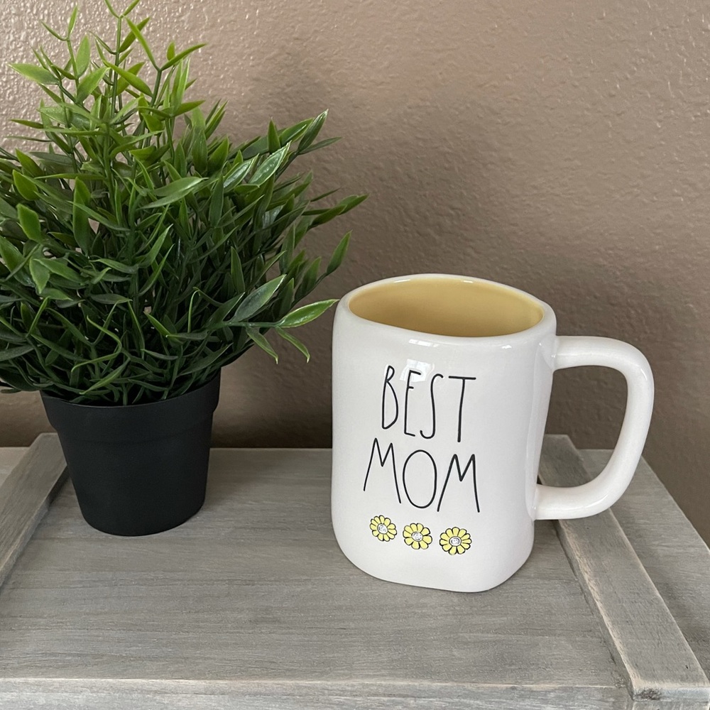 Rae Dunn Best Mom Mug with flowers